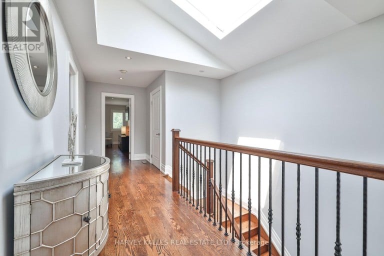 44 CHURCHILL AVENUE, Toronto (Willowdale West), Ontario, M2N1Y7