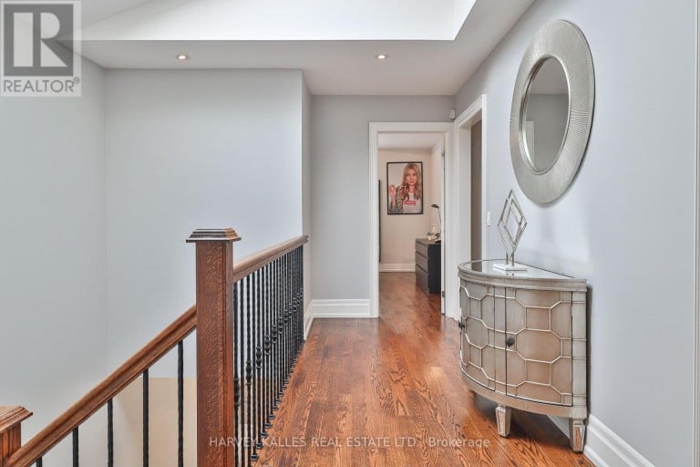 44 CHURCHILL AVENUE, Toronto (Willowdale West), Ontario, M2N1Y7