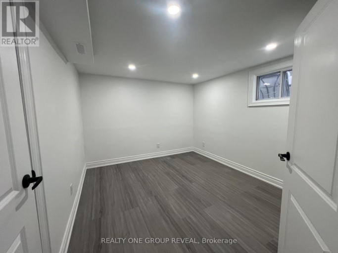 BASEMENT - 75 REGATTA CRESCENT, Toronto (Newtonbrook West), Ontario, M2R2X7