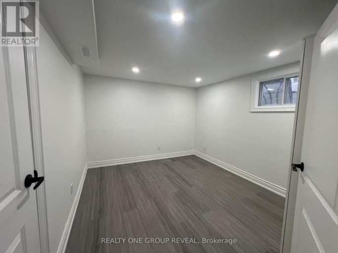 BASEMENT - 75 REGATTA CRESCENT, Toronto (Newtonbrook West), Ontario, M2R2X7