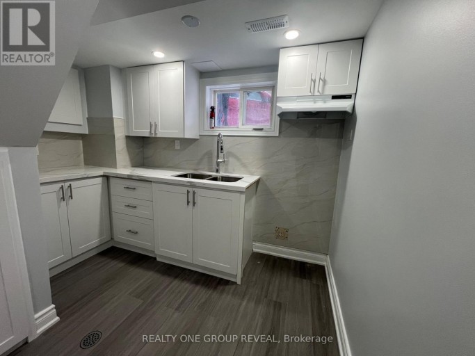 BASEMENT - 75 REGATTA CRESCENT, Toronto (Newtonbrook West), Ontario, M2R2X7