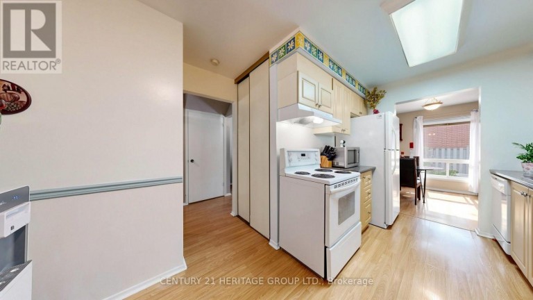 27 DUNKELD WAY, Markham (Royal Orchard), Ontario, L3T4Y8