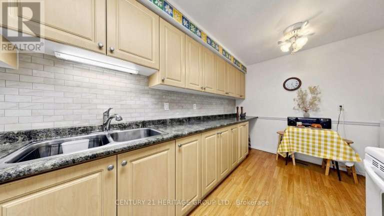 27 DUNKELD WAY, Markham (Royal Orchard), Ontario, L3T4Y8