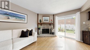 27 DUNKELD WAY Markham (Royal Orchard) Ontario photo 2