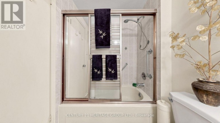27 DUNKELD WAY, Markham (Royal Orchard), Ontario, L3T4Y8