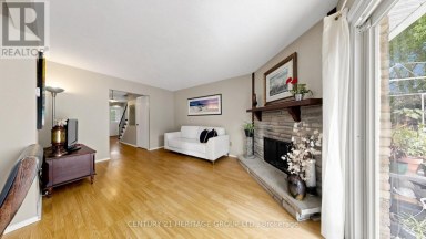 27 DUNKELD WAY Markham (Royal Orchard) Ontario photo 4