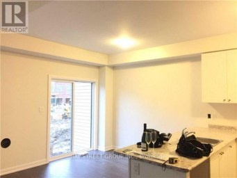 45 LONGSHORE WAY Whitby (Port Whitby) Ontario photo 2