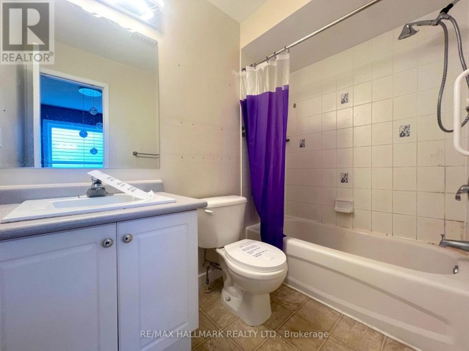 33 LODGEWAY DRIVE, Vaughan, Ontario, L6A3S6