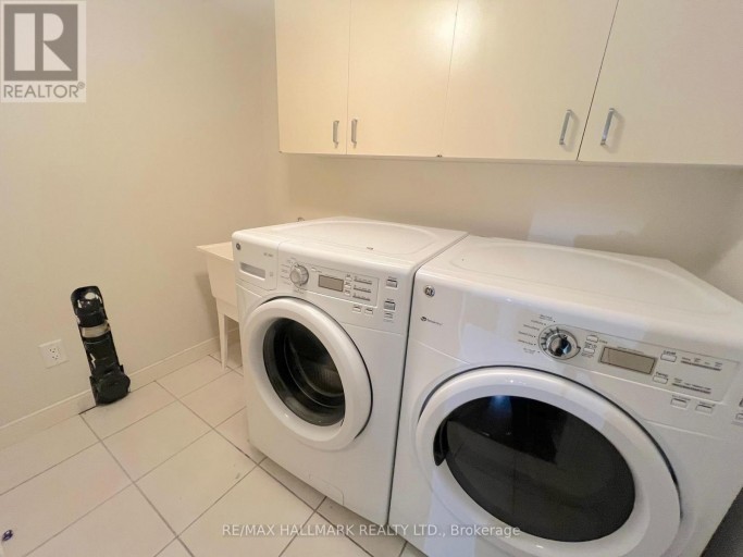 33 LODGEWAY DRIVE, Vaughan, Ontario, L6A3S6