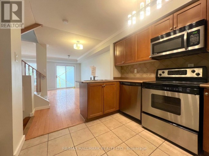 33 LODGEWAY DRIVE, Vaughan, Ontario, L6A3S6