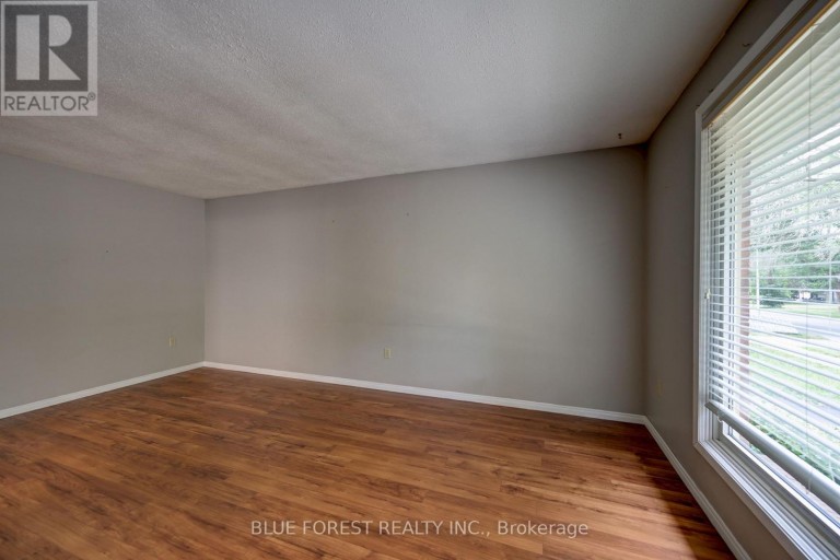 132 ARDSLEY CRESCENT, London North (North I), Ontario, N6G3W7