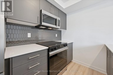25 - 940 ST DAVID STREET N Centre Wellington (Fergus) Ontario photo 1