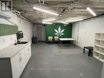 3205 DUFFERIN STREET Toronto (Yorkdale-Glen Park) Ontario photo 5