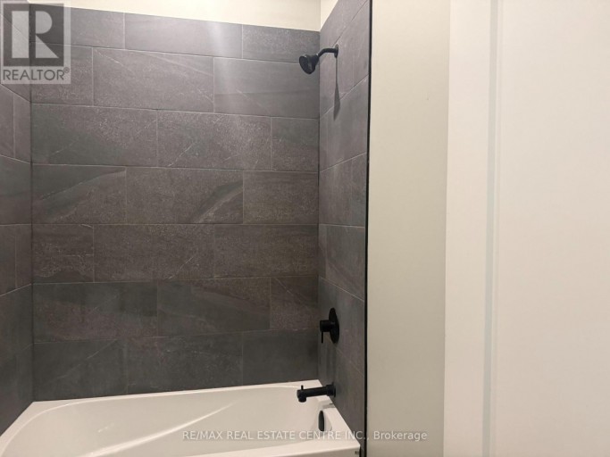 4 - 8 MAIN STREET S, East Luther Grand Valley (Grand Valley), Ontario, L9W5S6