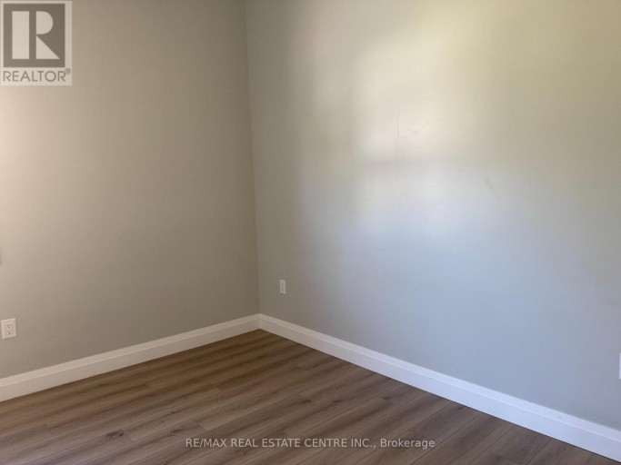 4 - 8 MAIN STREET S, East Luther Grand Valley (Grand Valley), Ontario, L9W5S6