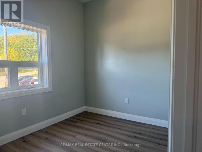 4 - 8 MAIN STREET S, East Luther Grand Valley (Grand Valley), Ontario, L9W5S6