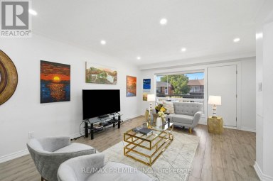 15 MADONNA GARDENS Toronto (Humber Summit) Ontario photo 3