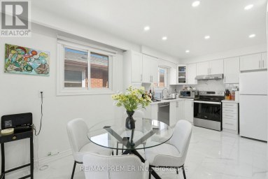 15 MADONNA GARDENS Toronto (Humber Summit) Ontario photo 7