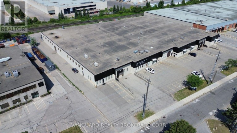 820 FLINT ROAD, Toronto (York University Heights), Ontario, M3J2J5