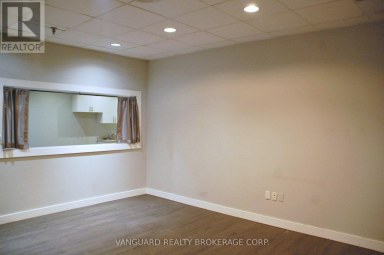 820 FLINT ROAD Toronto (York University Heights) Ontario photo 5