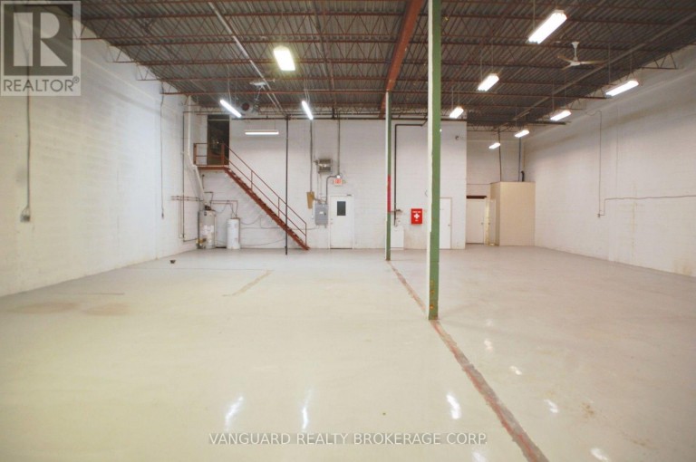 820 FLINT ROAD, Toronto (York University Heights), Ontario, M3J2J5