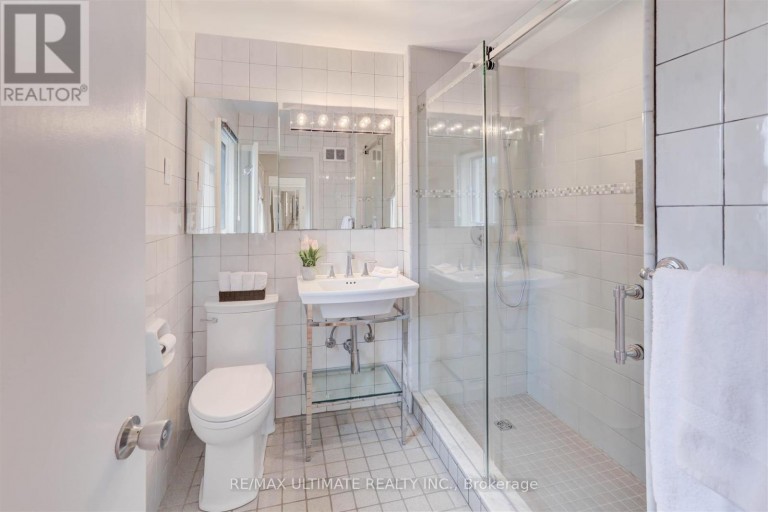 12 TREGELLIS ROAD, Toronto (Lansing-Westgate), Ontario, M3H1K2