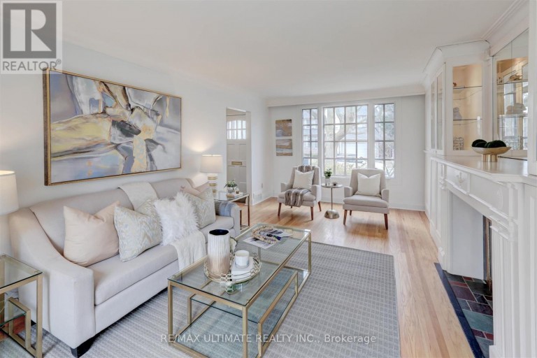 12 TREGELLIS ROAD, Toronto (Lansing-Westgate), Ontario, M3H1K2
