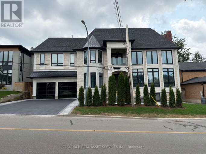 211 KENNEDY STREET W, Aurora (Aurora Village), Ontario, L4G2L9