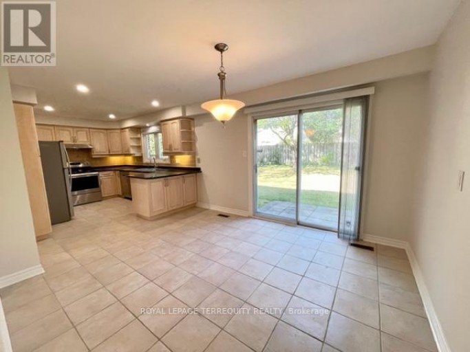 743 FIELDSTONE ROAD, Mississauga (Erindale), Ontario, L5C3K7