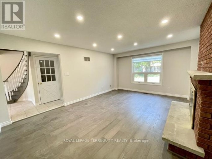 743 FIELDSTONE ROAD, Mississauga (Erindale), Ontario, L5C3K7