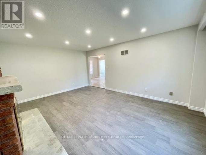743 FIELDSTONE ROAD, Mississauga (Erindale), Ontario, L5C3K7