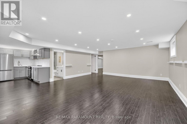 38 YORK ROAD, Toronto (Kingsview Village-The Westway), Ontario, M9R3E4