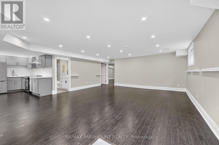 38 YORK ROAD, Toronto (Kingsview Village-The Westway), Ontario, M9R3E4