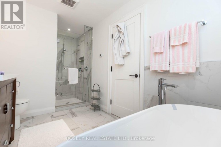 MAIN - 32 EDMUND AVENUE, Toronto (Casa Loma), Ontario, M4V1H3
