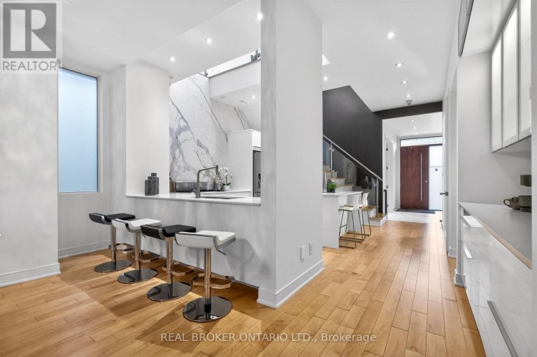 88 SOUTH KINGSWAY WAY, Toronto (High Park-Swansea), Ontario, M6S3T3