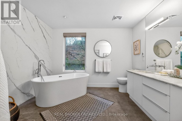 88 SOUTH KINGSWAY WAY, Toronto (High Park-Swansea), Ontario, M6S3T3