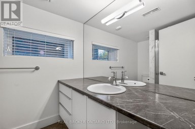 88 SOUTH KINGSWAY WAY Toronto (High Park-Swansea) Ontario photo 37