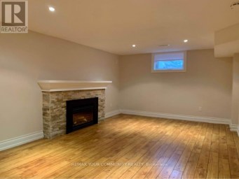 LOWER - 16 COXWELL BOULEVARD Toronto (East York) Ontario photo 3