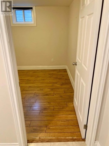 LOWER - 16 COXWELL BOULEVARD, Toronto (East York), Ontario, M4C3G7