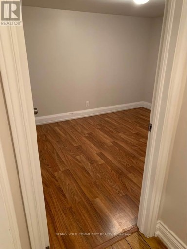 LOWER - 16 COXWELL BOULEVARD, Toronto (East York), Ontario, M4C3G7