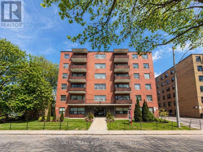 108 - 11 GLENBURN AVENUE, Toronto (O'Connor-Parkview), Ontario, M4B2X1