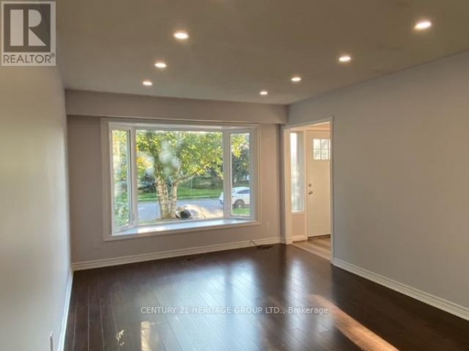 MAIN - 779 GREENFIELD CRESCENT, Newmarket (Huron Heights-Leslie Valley), Ontario, L3Y3B2