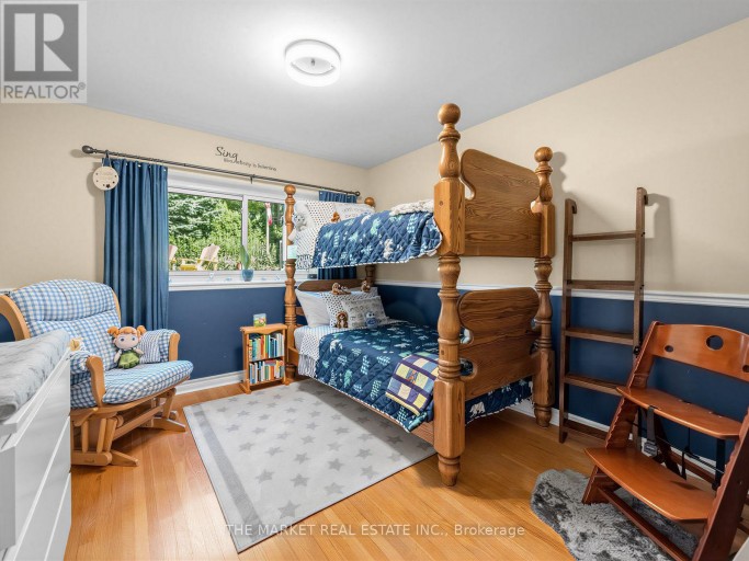 1033 FRANCONIA DRIVE, Mississauga (Applewood), Ontario, L4Y2L6