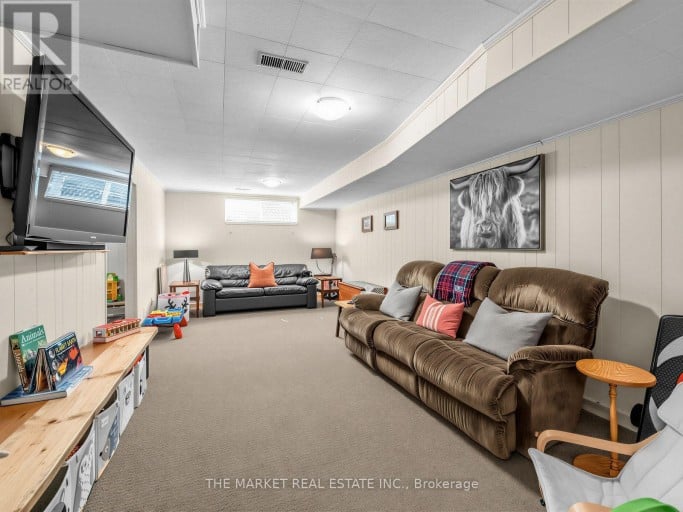 1033 FRANCONIA DRIVE, Mississauga (Applewood), Ontario, L4Y2L6