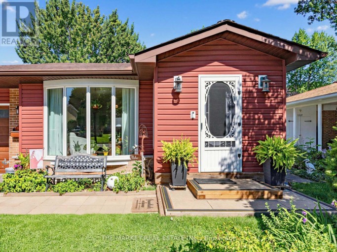 1033 FRANCONIA DRIVE, Mississauga (Applewood), Ontario, L4Y2L6