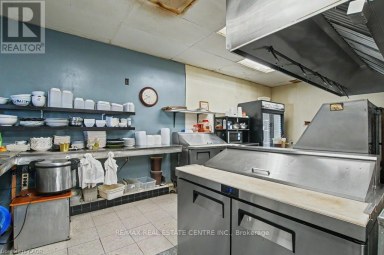 1654 WILSON STREET W Hamilton (Jerseyville) Ontario photo 17