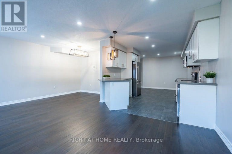 10 CITTADELLA BOULEVARD, Hamilton (Stoney Creek), Ontario, L8J3H5