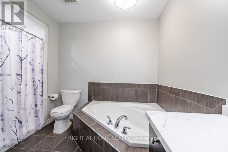 10 CITTADELLA BOULEVARD, Hamilton (Stoney Creek), Ontario, L8J3H5