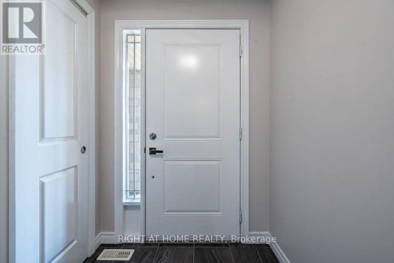 10 CITTADELLA BOULEVARD, Hamilton (Stoney Creek), Ontario, L8J3H5