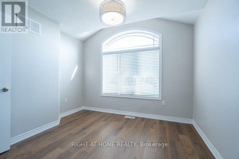 10 CITTADELLA BOULEVARD, Hamilton (Stoney Creek), Ontario, L8J3H5